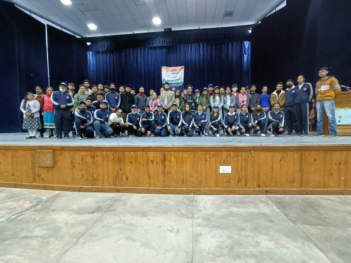 iDrHemantsharma's tweet photo. #ConstitutionDay2021 celebrated by #NSS_Unit https://t.co/AyHmGea6WM #Kotshera Shimla..
@_NSSIndia
@YASMinistry @ianuragthakur
@NSSRDChandigarh @StateNSScellCHD https://t.co/0XSF7taWsU