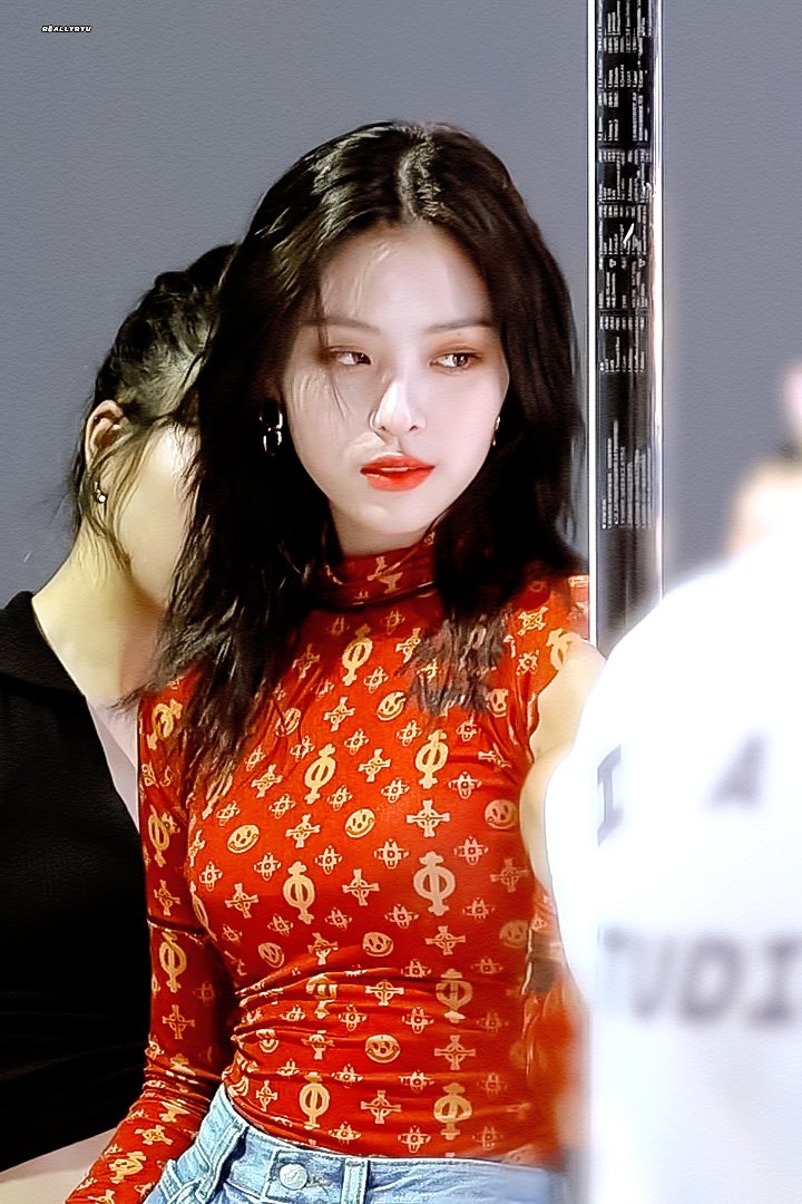 OarsOf's tweet photo. #ITZY #있지 #류진 #RYUJIN 

❤️‍🔥 https://t.co/6w85fvaePU