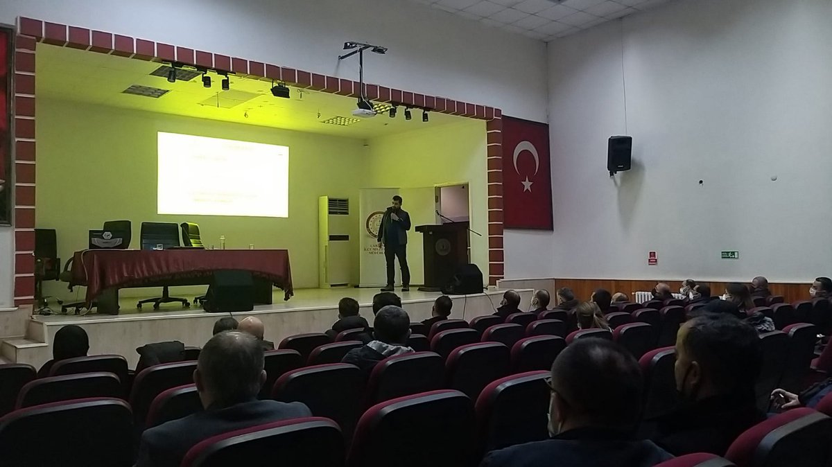 samsunarge's tweet photo. Çarşamba İlçe Milli Eğitim Müdürlüğü İlçe Teknofest Ekibinden Faruk Tolga ŞENGÜLLENDİ tarafından okul ekibindeki öğretmenlere Teknofest Bilgilendirme Semineri verildi. Seminer sonunda öğretmenlerimizin soruları cevaplandı.@gokhanmurat1 @karslan55 https://t.co/gNEptcgcOD