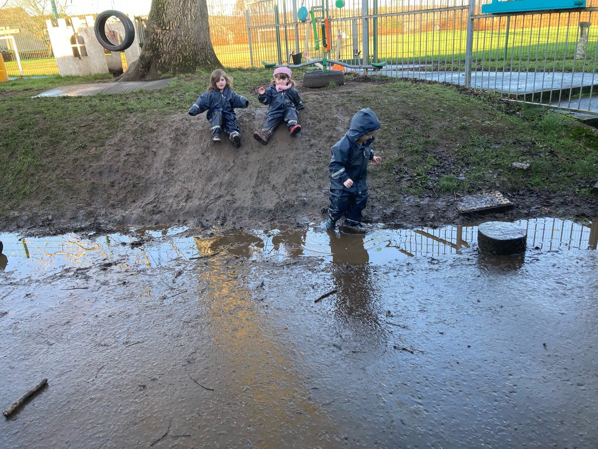 netherweans's tweet photo. Today we had great fun sliding down the hill into the muddy puddle. #funoutdoors #outinallweathers https://t.co/s6Mf3o9T2m