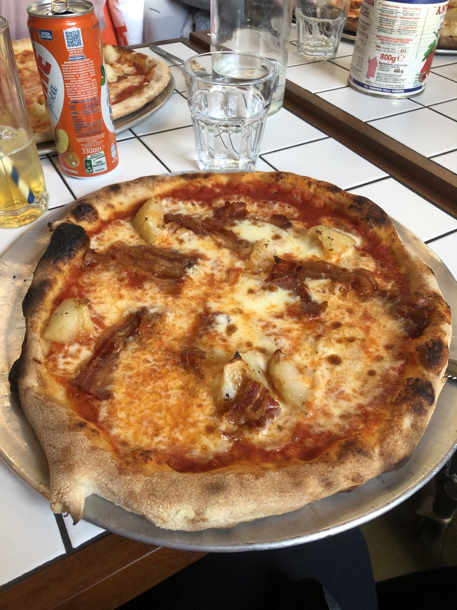 RachaelAram's tweet image. Great afternoon spent with our colleagues from the SIA including @Alison_SIAUK @DawsonG248 and Chris Etches. While it was a Christmas menu no turkey in sight! Always good to see our partners raising awareness for those who have #spinalinjuries.
