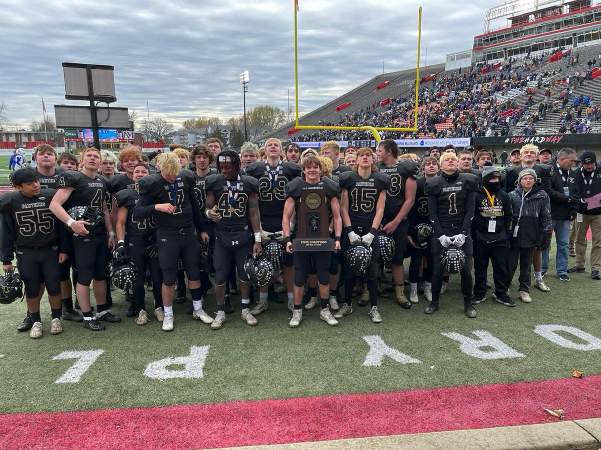 Back-to-back (‘19, ‘21) State Champs of Class 1A! <a href="/LeWinPanthers/">Lena-Winslow CUSD202</a> do it again with a 38-25 win over Carrollton #IHSA 

<a href="/MyStateline/">Eyewitness News WTVO/WQRF</a> <a href="/mareyroby43/">Rahmareon Roby</a> @lukebb03 <a href="/RicArand/">Ric Arand</a> @lukebb03 <a href="/ScottLeberWTVO/">Scott Leber</a>