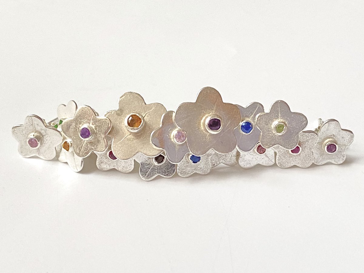 shanacave's tweet photo. stud earrings online 

https://t.co/bz4nnocK4w https://t.co/PmyawDfQFY