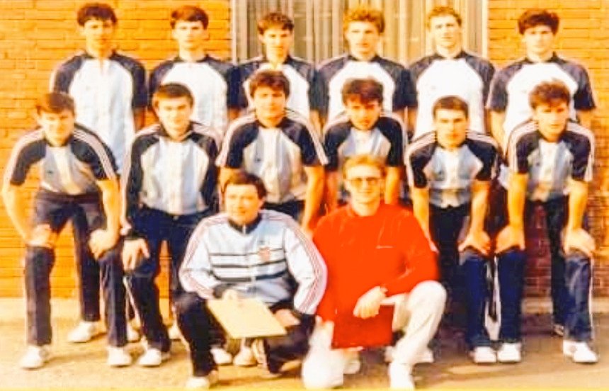 DeporteVintage's tweet photo. Unos juveniles llamados #Divac #Babic #Kukoc #Lukacic #Radja #Razic #Alibegovic #Pavicevic #Gulin #Ilic #Trunic #Kalpic dirigidos por #Halilovic Torneo #Manhheim 1985 https://t.co/WP3vgWcfFQ
