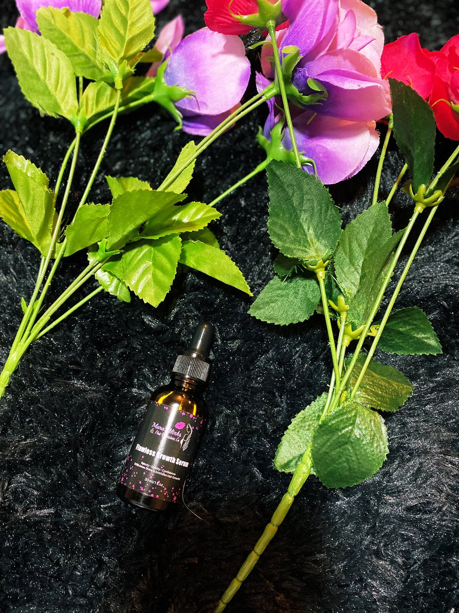 Marashair__'s tweet photo. MM &amp; HE co.
Flawless Growth Serum 💋

A growth oil, meant to restore &amp; stimulate hair growth .... adding volume &amp; length ! 

 Apply 2x a day for great results. 

Originally $22.50
Black Friday $16.50 

No code needed✨
https://t.co/DOZ3xK5BgB

#hair #growthoil #hairtexture #grow https://t.co/AfngSsiata