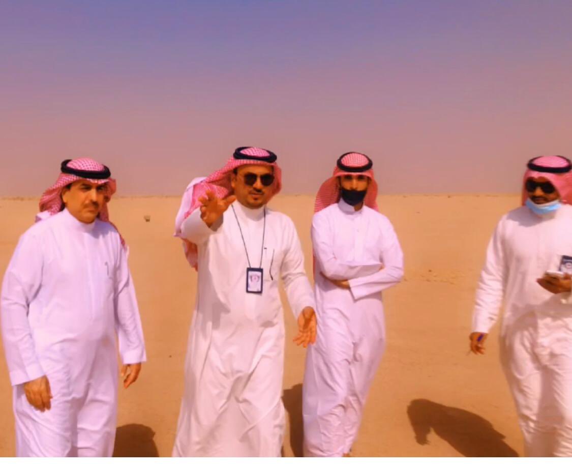 AlrassMc's tweet photo. قام رئيس المجلس البلدي أ.محمدالعساف ورئ��س البلديه 
م. نداء الحربي بزيارة لبعض المواقع والوقوف عليها ومنها أرض المدينة الصناعية الجديده شمال الرس والتي تقدر مساحتها ٢٠ مليون متر مربع  وزيارة مخرج ٦٠٠ على الطريق السريع وذلك لزراعته وإنارته وتحسينه. https://t.co/u2Jmv8iUa4