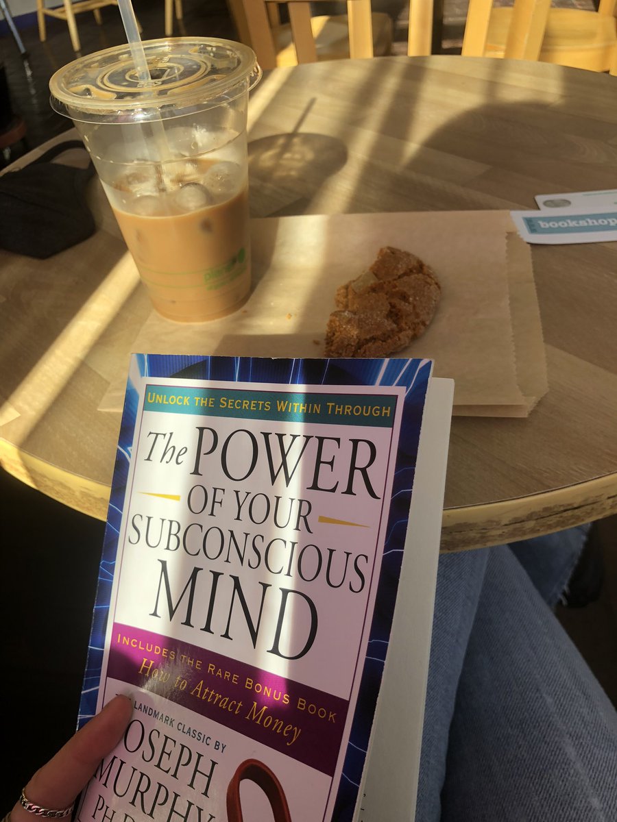 norcalwaif's tweet photo. my moms a bipolar mess and my best friend decided to go completely mia on me. am i bothered, no i just keep bettering myself because soon everyone who wronged me at one point will envy me. https://t.co/teHpsC7PKS
