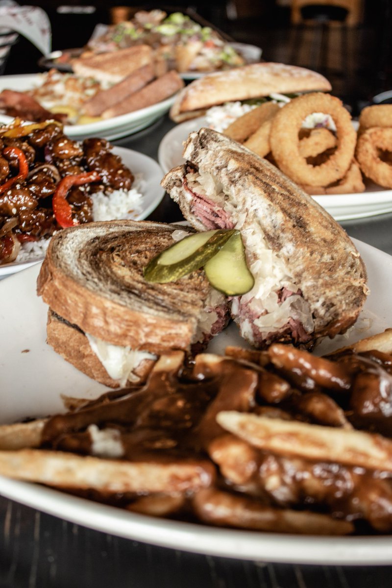 BlackjacksRH's tweet photo. Pro tip: Come enjoy a hearty meal to refuel after all your Black Friday shopping 🛍️ https://t.co/tmPgc8MawQ