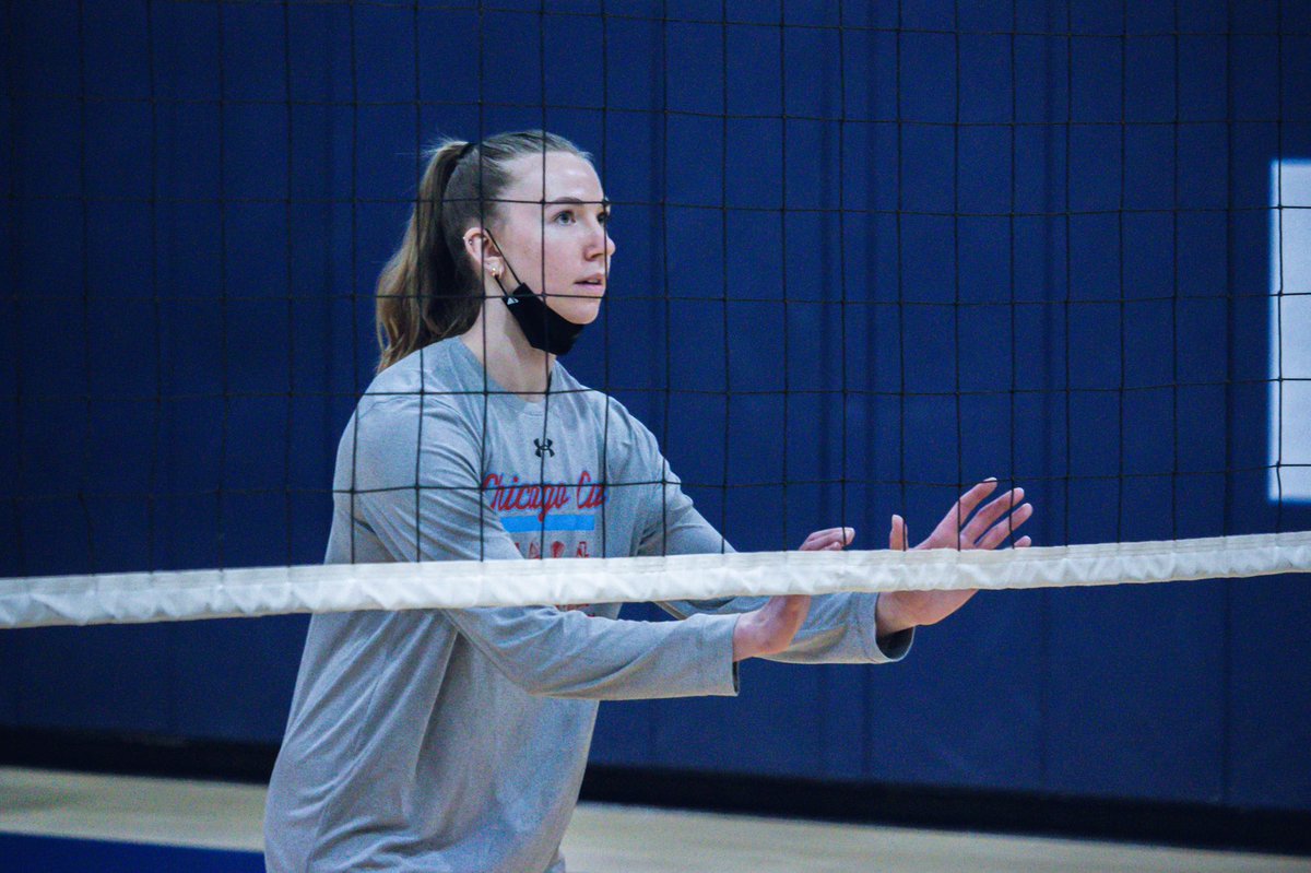 DePaulVball's tweet photo. Locked in, ready to ball 🔒

#dpuvb https://t.co/cT7kVYpfvi
