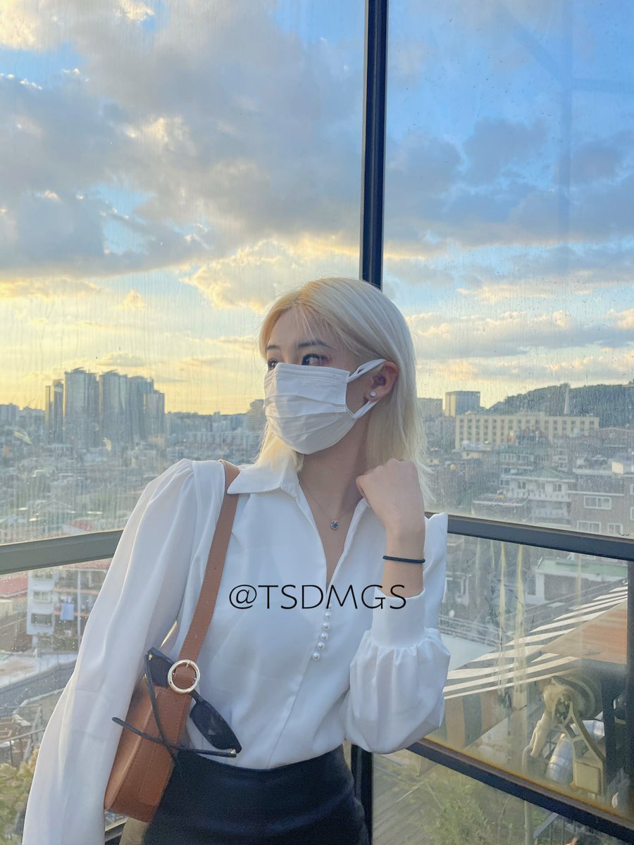 没人规定 一朵花必须长成向日葵或玫瑰