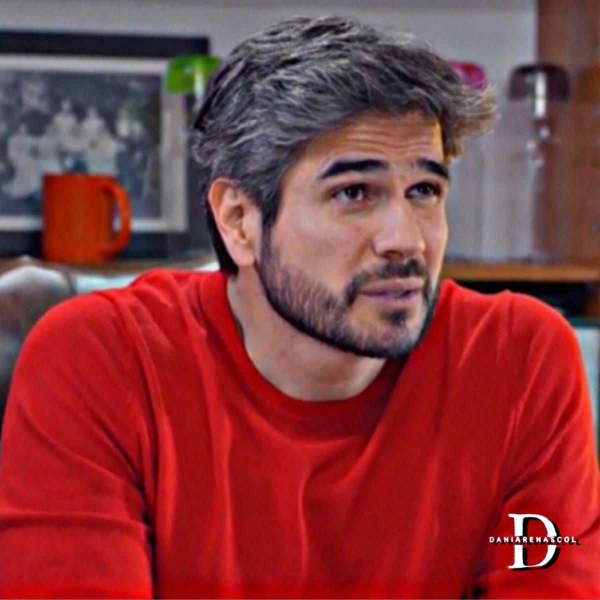 DaniArenasCol's tweet photo. #FelizViernes #FotoCapturas #2Parte #MejoresMomentos #Alberto #SOSMeEstoyEnamorando @SOSenamorando #Capitulo59 #ConLasEstrellas
@Canal_Estrellas #TelevisaTelenovelas #Mex #Alberto #DanielArenas @DanArenas #26Nov #findesemana 🧔🏻👕💙😍❤🆘️💘🎬5️⃣9️⃣📺✨😘🥰💖👍🙏🏼 https://t.co/pXyk26WFim