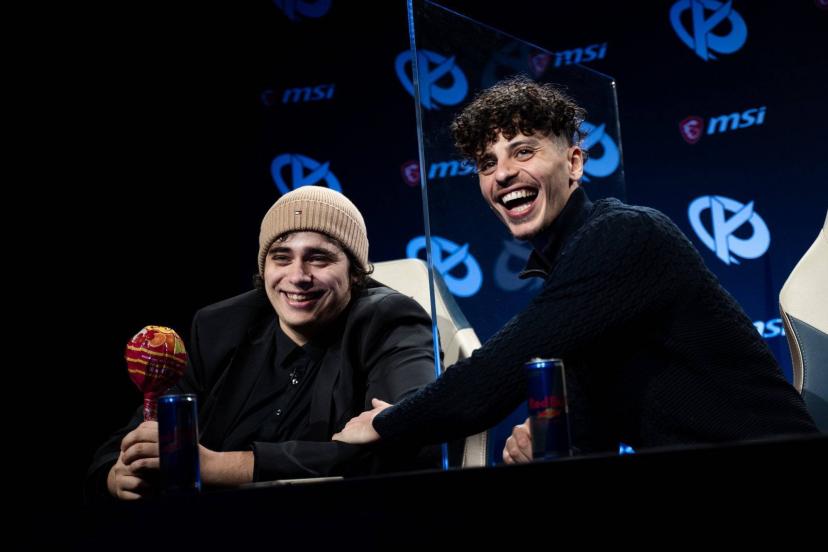 StreamStreet_'s tweet image. Nouveau roster pour la @KarmineCorp pour l'année 2022 en LFL  
Support : @Hanteralol
ADC : @RekklesLoL
Mid : @Saken_lol
Jungle : @113bumm
Top : @CabochardLoL
Bienvenue et re-bienvenue a tous Welcome and welcome back to every one #KCORP #KarmineCorp