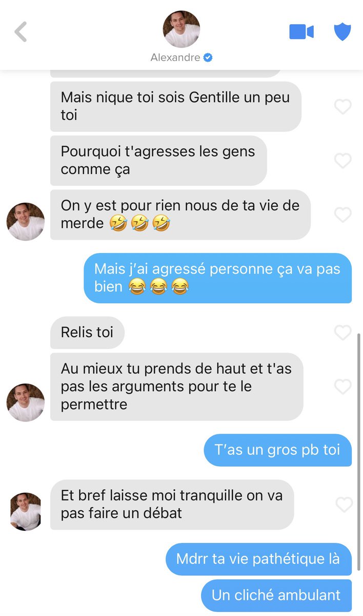 daiyaa's tweet photo. Je viens de tomber sur un sacré c0nnard sur #tinder. Contexte : il habite Paris, moi en banlieue, et 1h en rer c’est trop pour lui (mais moi c’est bon je peux me déplacer apparemment…). Du coup je lui ai dit qu’on allait arrêter là. Sa réaction : (⚠️ grossophie et frustration ) https://t.co/4xSjS0v24P