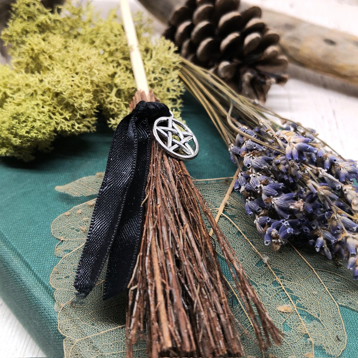 TwistedKittyArt's tweet photo. One of my mini altar brooms sold today, so happy to pack up this order, I love these.

This will be going in the post first thing tomorrow.

#broom #besom #altar #altardecor #decoration #decor #witch #elven #boho #larp #wiccan #wicca #pentagram #pentacle #star #minibroom https://t.co/7Lj6Aqo4Qo