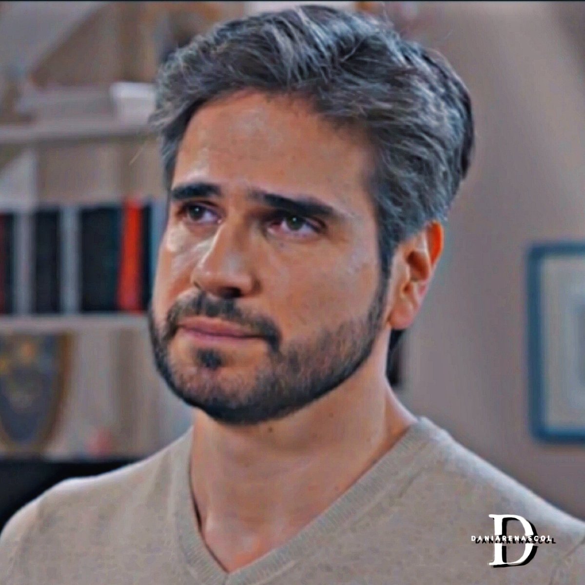 DaniArenasCol's tweet photo. #FelizViernes #FotoCapturas #1Parte #MejoresMomentos #Alberto #SOSMeEstoyEnamorando @SOSenamorando #Capitulo59 #ConLasEstrellas
@Canal_Estrellas #TelevisaTelenovelas #Mex #Alberto #DanielArenas @DanArenas #26Nov #findesemana 🧔🏻👕💙😍❤🆘️💘🎬5️⃣9️⃣📺✨😘🥰💖👍🙏🏼 https://t.co/W85n9LPSXi