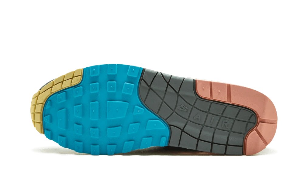 NSSneakers's tweet photo. Tu kiffe la paire ? https://t.co/Mhw8Vcl2Hg