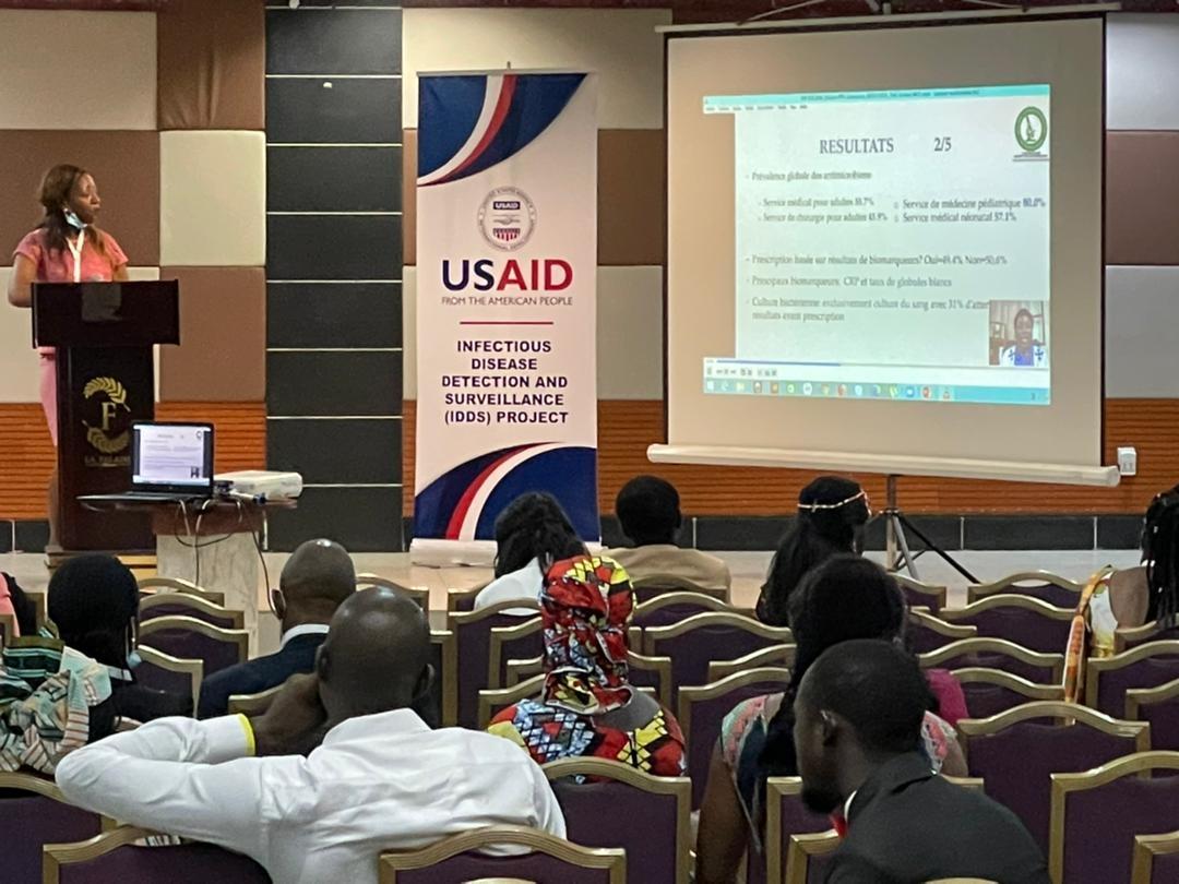 SOCAMICRO's tweet photo. Présentation de l'Enquête globale de prévalence ponctuelle (#GPPS) de la consommation d'antimicrobiens menée dans le Centre #Cameroun par la @SOCAMICRO
Une introspection nécessaire pour un meilleur usage des antimicrobiens 👏👏👏@biomerieux @YapBoum2 @CTchoula @Epicentre_MSF https://t.co/M4OSzkTzRh
