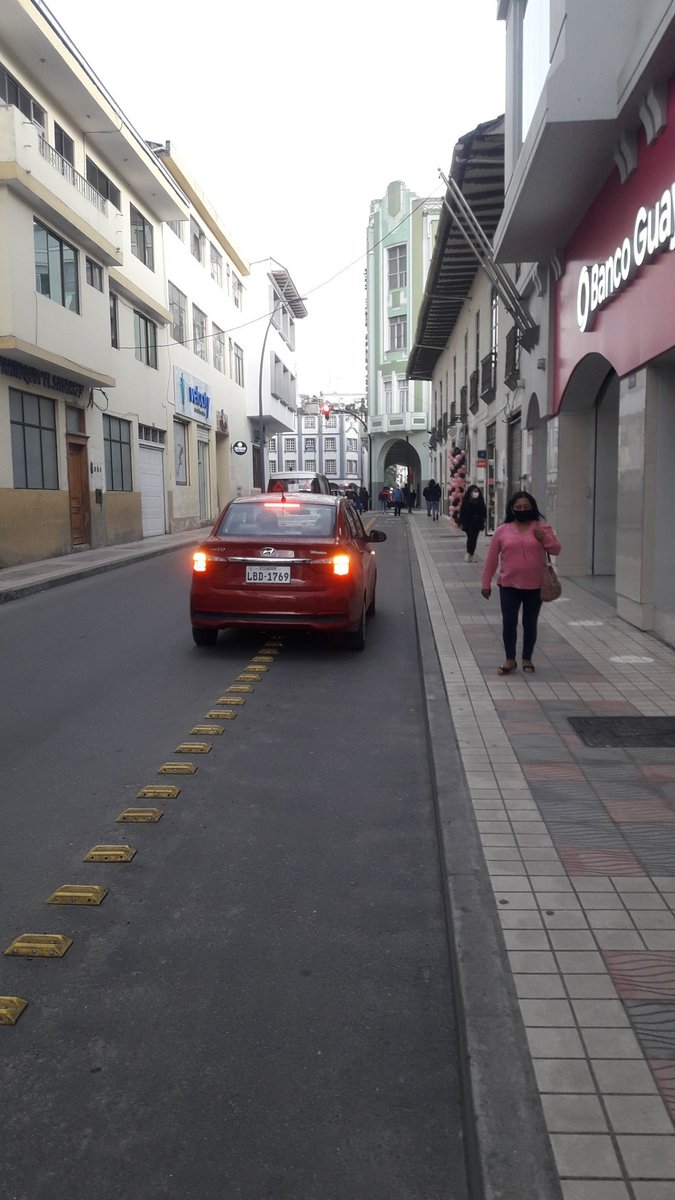 Al parecer esta situación no tiene solución... 😭, pero muy pronto cambiaremos el sistema de movilidad en #Loja. 👮‍♂️🚴‍♂️🤝🎉