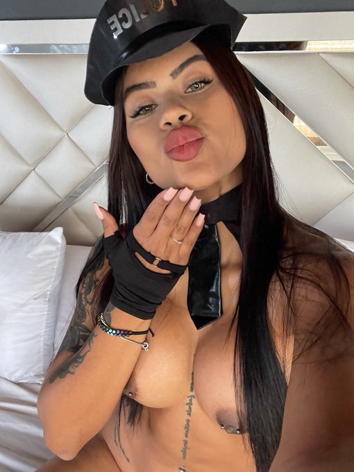 Let's play... I'm the police that catches you!!😉 https://t.co/YdjMn7tY7w