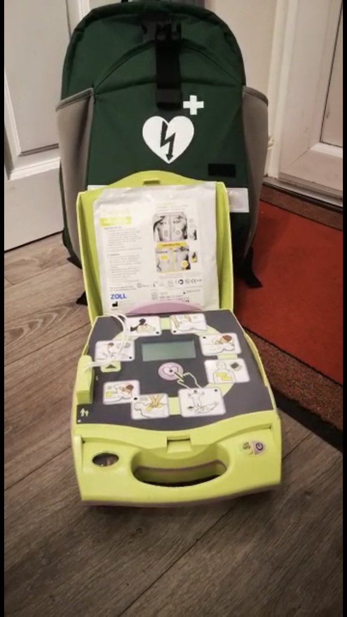 FourDistricts's tweet photo. We hope to be able to watch The Toy Show tonight along with the rest of the country 🇮🇪 

However our CFR #volunteers are on standby should anyone in the community need our help in the event of Cardiac Arrest 🚑

Remember to ring 999/112 in an Emergency 🚨 https://t.co/A0C0tffo72