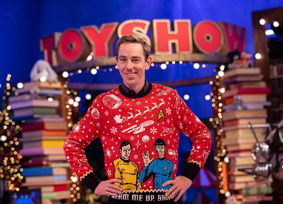 FourDistricts's tweet photo. We hope to be able to watch The Toy Show tonight along with the rest of the country 🇮🇪 

However our CFR #volunteers are on standby should anyone in the community need our help in the event of Cardiac Arrest 🚑

Remember to ring 999/112 in an Emergency 🚨 https://t.co/A0C0tffo72