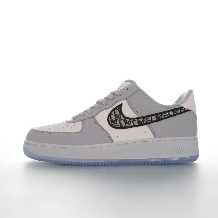 NSSneakers's tweet photo. Bon après il y a celle-ci mais le prix... Ça pique ! https://t.co/1T9R2CYATR