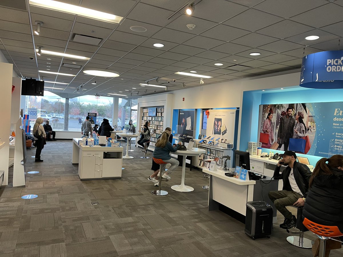 The Islandia team is ready to rock out this Black Friday weekend! #NYNJstateofmind <a href="/KirkBailey17/">Kirk Bailey</a> <a href="/judy_cavalieri/">Judy Cavalieri</a> <a href="/XRayGalanX/">Ramon Galan</a>