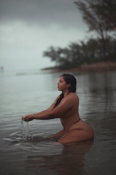 water is life &amp; the land is sacred https://t.co/4FH1FPbV1Y