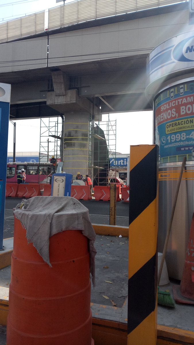 martinpoter's tweet photo. Continuando las obras de mantenimiento año pilotes de la línea 12 del Metro https://t.co/yAiZcOZ4oi