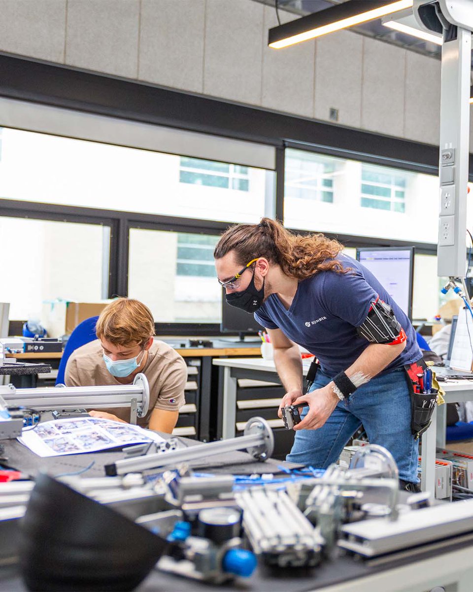 HumberPoly's tweet image. Congratulations to Humber students Marko Gunja and Nickolas de Boer for winning 4th place on the @WorldSkills stage at the "Skill Challenge Mechatronics" virtual competition!

We are so proud of their success! Now they train for future Skills competitions in 2022.

#SkillsCanada