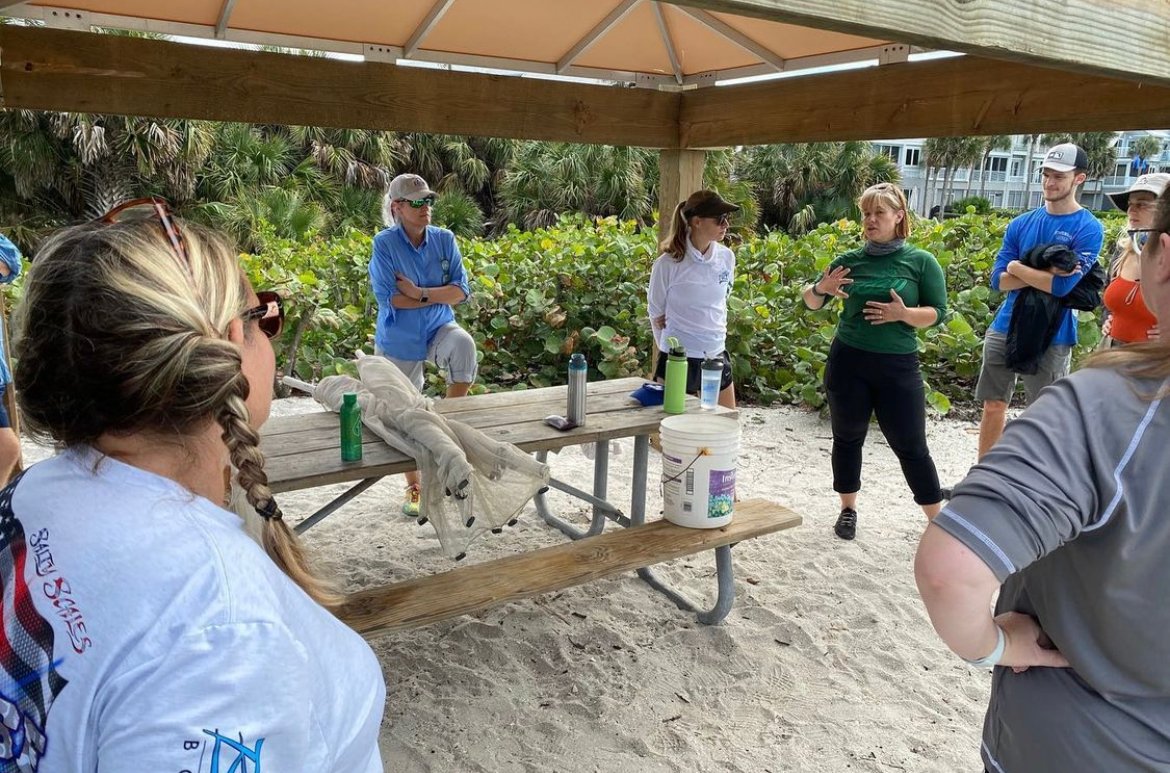 Faculty members from The Water School at #FGCU spent time with teachers from Collier County last weekend. They were able to show them the resources available at #FGCU Vester Field Station for K-12 education outreach. #WingsUp #research