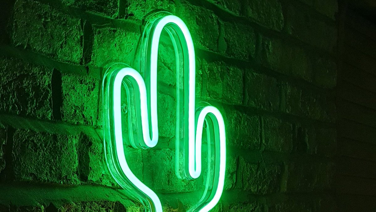 PlushLifeUk's tweet photo. Looking for a Christmas gift for a kid in your life? These neon signs might be just what you need! They are fun, bright and easy to install so they are a great present! 

https://t.co/izlSfrJDav

#christmasgiftsforkids #christmaslights https://t.co/bGYBeoPZhJ