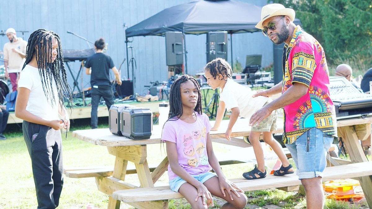 ctrnuleadership's tweet image. At the #NuLegacy Center on Earth and Human Wellness, we celebrate and embody #family, ancestral knowledge, and community building. We explore more deeply what it means to be a part of a family and community committed to land-based #healing and #landstewardship. | #CNHJH #Wildseed