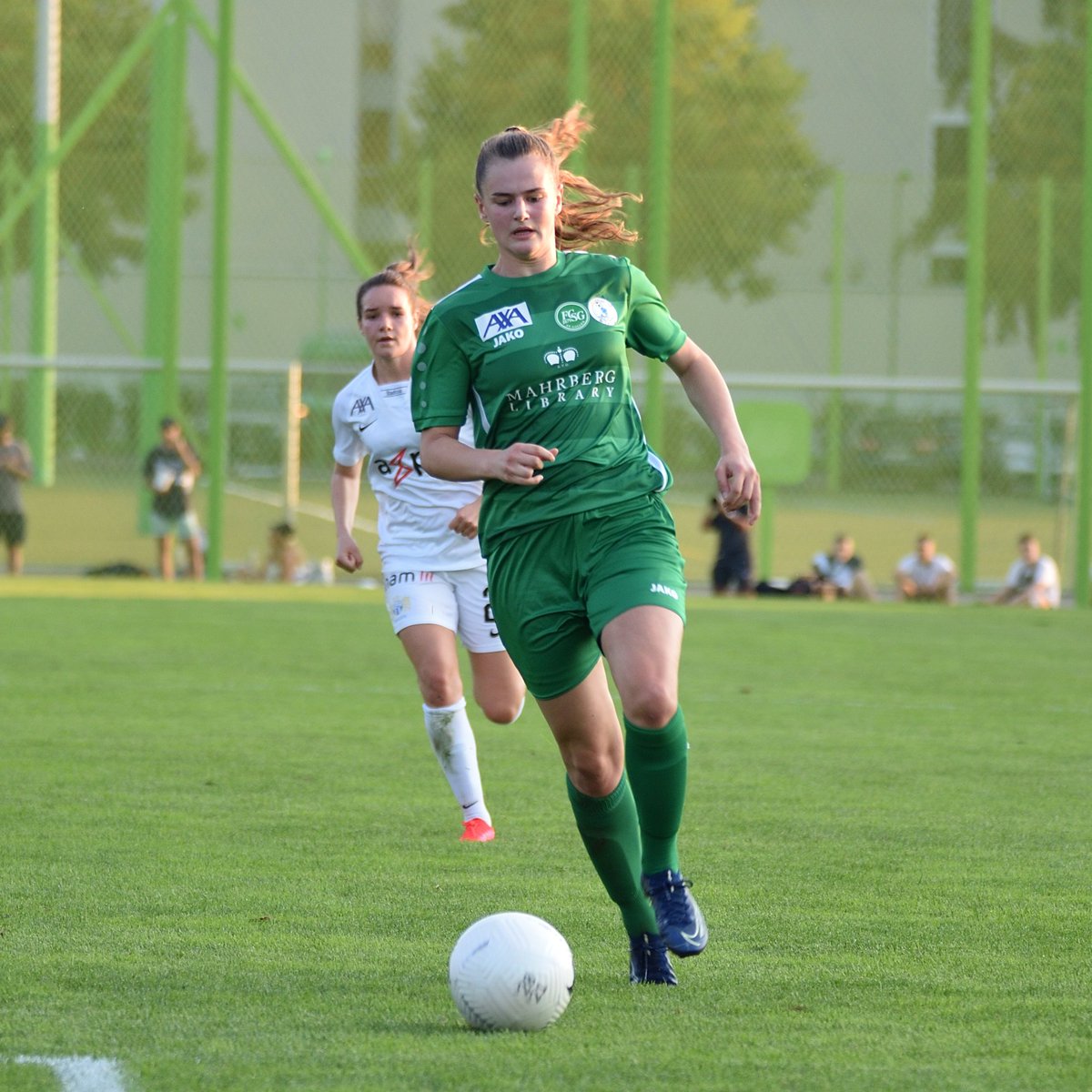 FCSG_1879's tweet photo. Auch die Ostschweizer Spielerin des Jahres trägt 🟢⚪️ - herzlichen Glückwunsch, Ardita Iseni👏
#fcsg #fussballerin #fussballnacht #ndof https://t.co/8iRDxRDeKm
