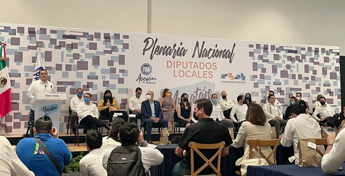 Nos encontramos en Reunión Plenaria de Diputados Locales en la ciudad de Yucatán, siempre comprometidos a trabajar en equipo para defender las causas de México, un gusto saludar a nuestro presidente <a href="/MarkoCortes/">Marko Cortés</a> agradecer todas las atenciones al Gobernador <a href="/MauVila/">Mauricio Vila</a>
