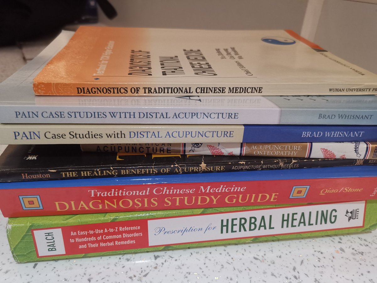 zak_acupuncture's tweet photo. Anyone need those acupuncture & Chinese medicine books ? It's free to take.otherwise. they will go to recycle bin. (you need come to my London clinic to pick them) https://t.co/cEVQFzaxY8