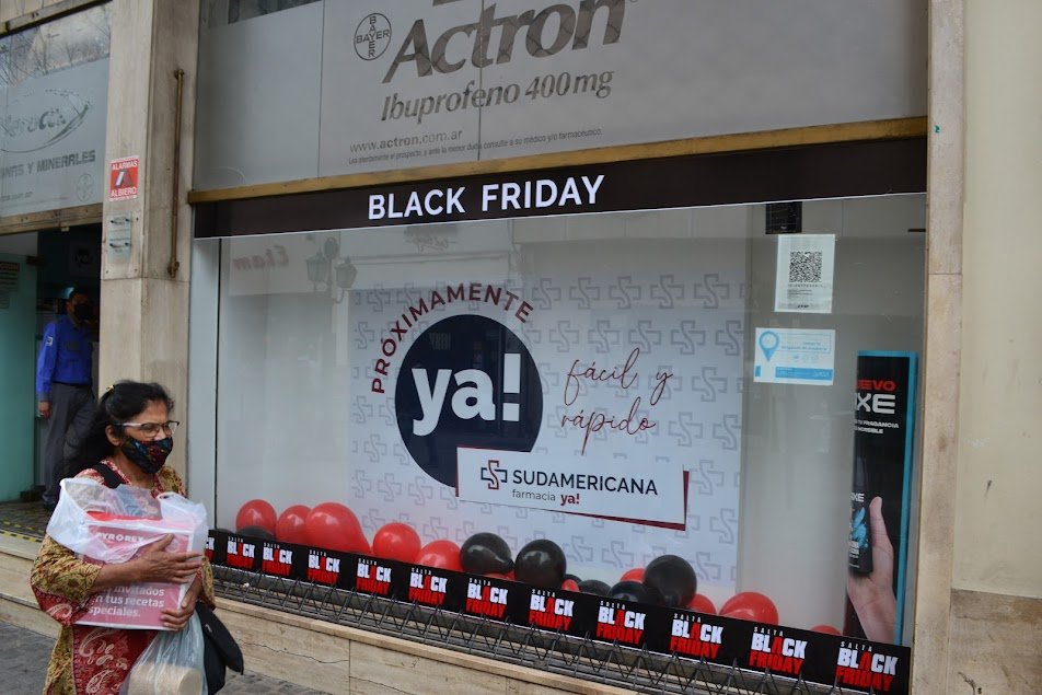 danielbetzel's tweet photo. En Salta el #SaltaBlackFriday esta a full!! SUPERAMOS LOS 1500 COMERCIOS ADHERIDOS!! En PLAZOLETA IV SIGLOS podes informarte sobre la movida comercial y vacunarte para seguir cuidándonos. Comercios adheridos en https://t.co/tVj4YN6cWD https://t.co/6VCv7nhHA4