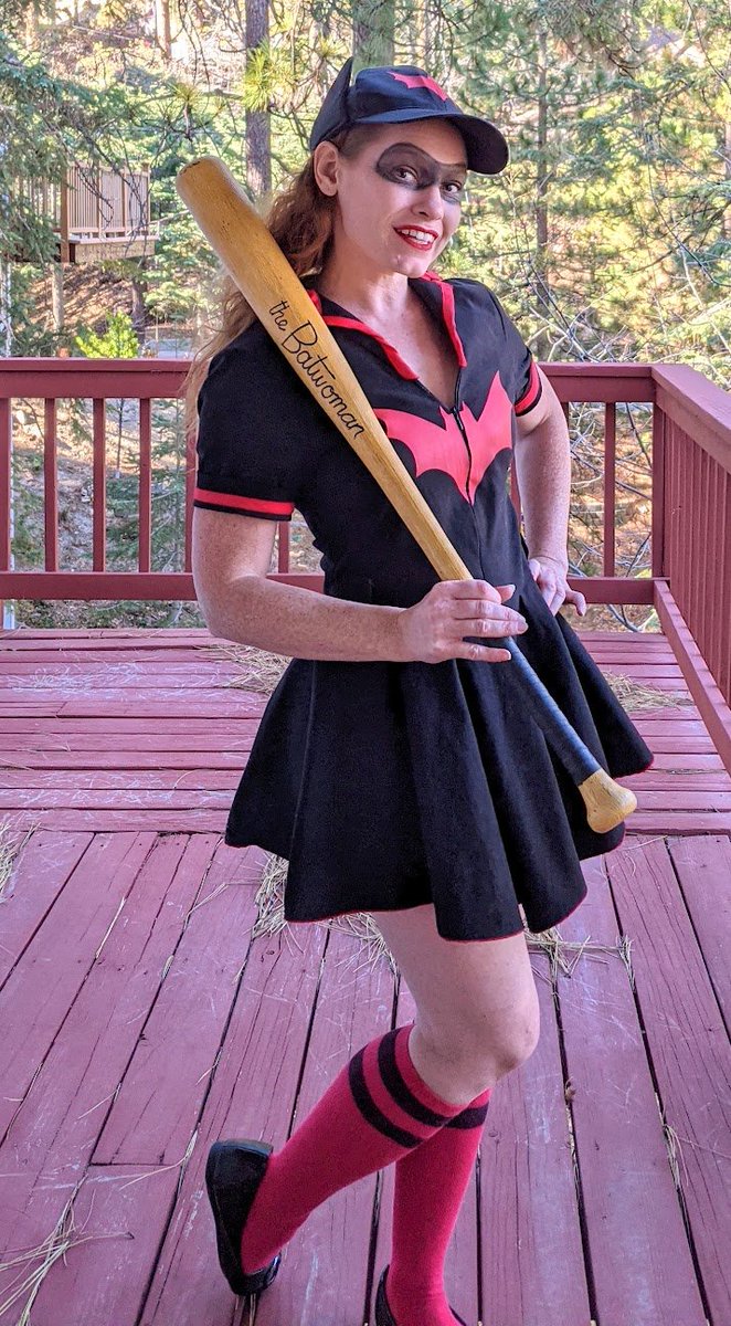 TipsiGaming's tweet photo. Cosplay Stream today! 

DC Bombshells ~ Batwoman

https://t.co/FIUEsNLF4Z https://t.co/oXlLfoH8HO