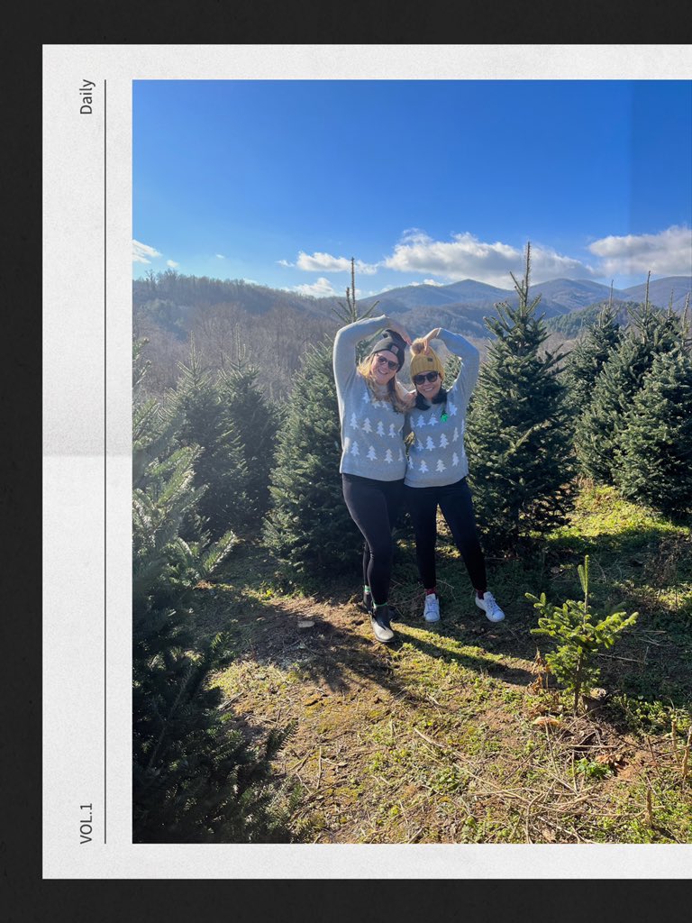 asubah's tweet photo. Twinning at the Christmas tree farm. (This is what happens when you’re single in your 30/40s 🤣) #adulting https://t.co/PzeYgCfJ2s