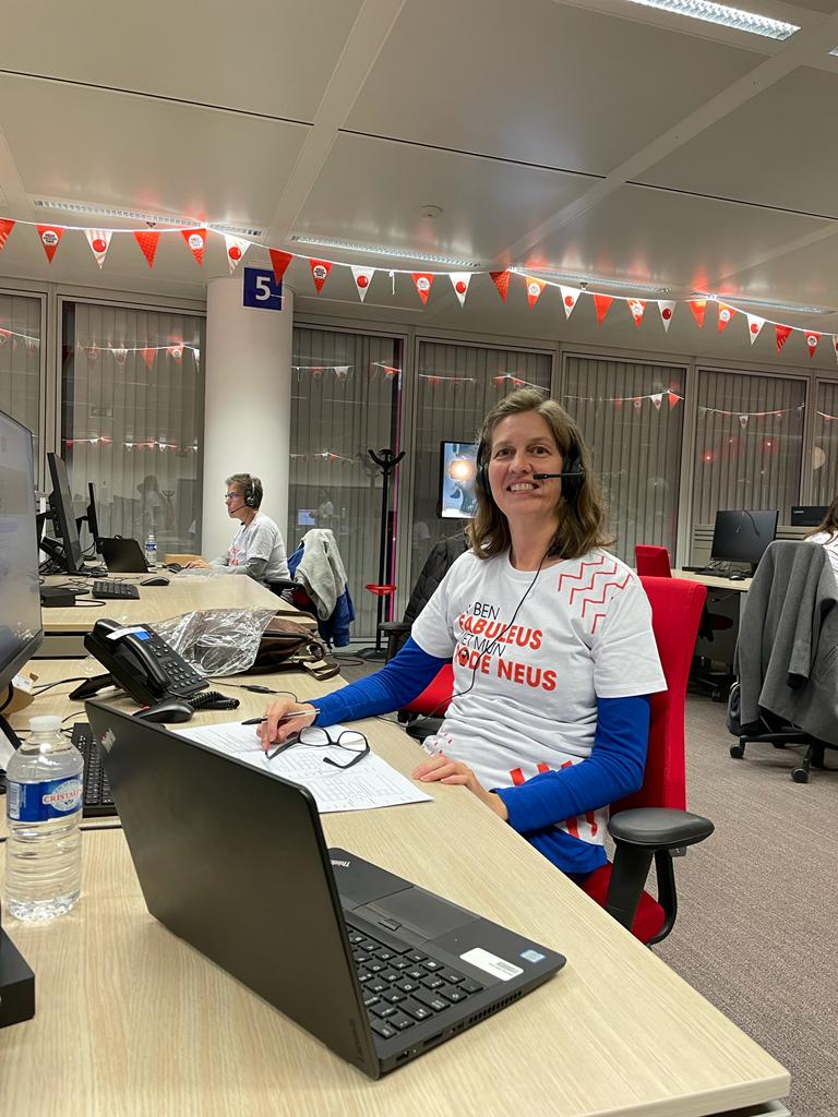 Belfius's tweet photo. 🔴 Het Belfius Bel Team is op post! Wil je telefonisch een gift doen? Bel dan 0800 2 4666. En één van onze medewerkers zorgt dat je bedrag gestort wordt. Je kan ook zelf storten via https://t.co/cNQUTzGlzt.
Tot aan de telefoon! ☎️
#RodeNeuzenDag #sidekicksam https://t.co/epn6YuCJFS