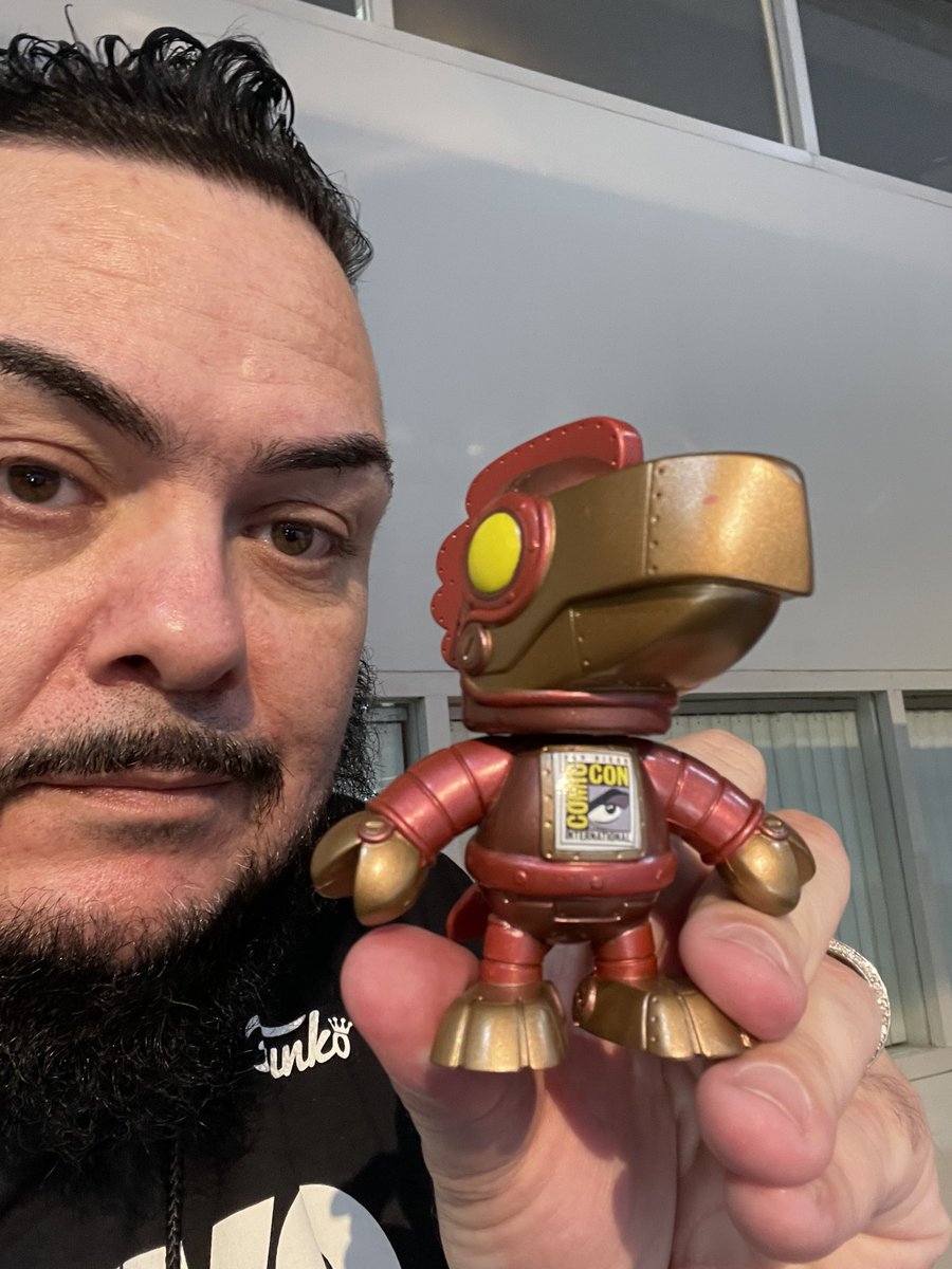 airChino's tweet photo. Let the madness begin for San Diego Comic Con Special Edition with @originalfunko @Comic_Con
#TeamIglesias #FunkoDJ #TeamFunko #CollectorofFUN #SomeonePinchME https://t.co/G6ryxTiIU2