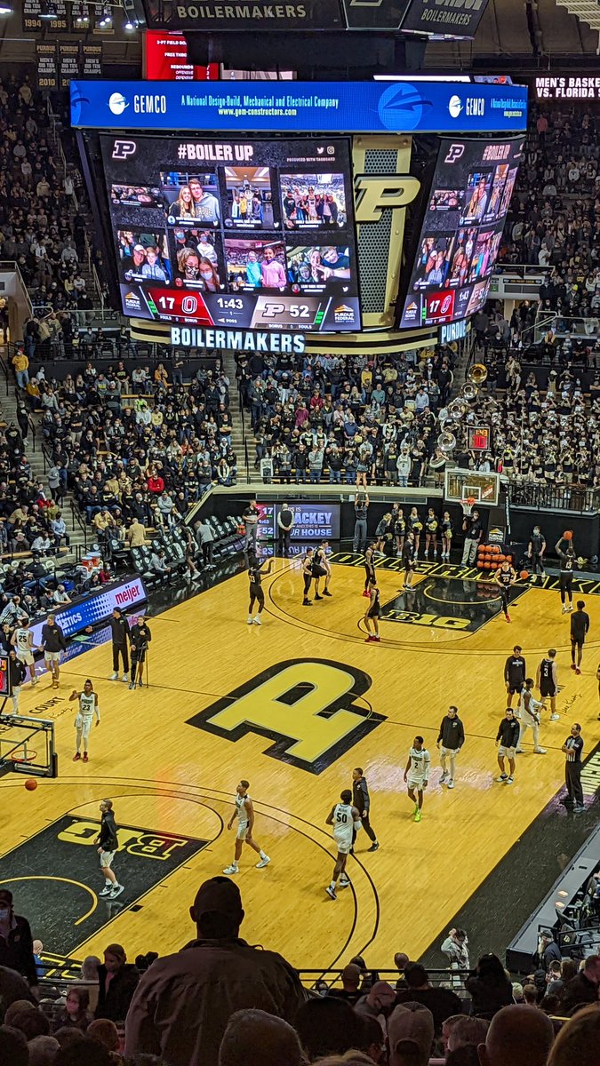 GuardianAngel02's tweet photo. Omaha @Purdue basketball - Go Boilers!  #boilerup #hammerdown https://t.co/2WpM4ZCqmt