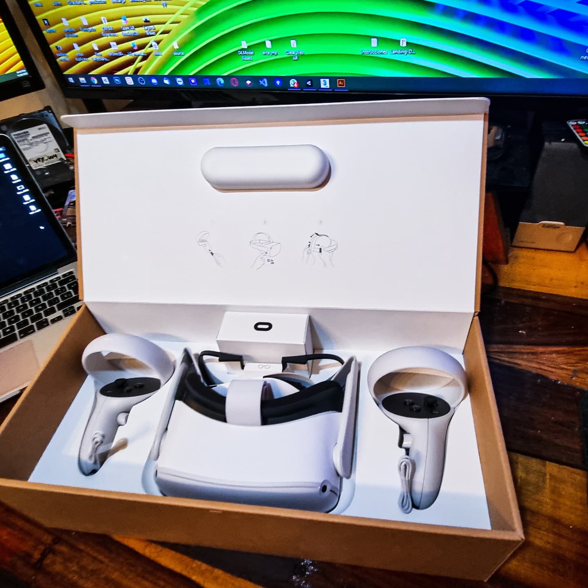 Born2BCoder's tweet image. Nuevo juguetito para mejorar y testear el #Desarrollo de #experiencia en #RealidadVirtual mas #inmersivas . Se viene una nueva camada de locuras en #VR 🤘🤘.
Como me encanta mi #Laburo 😆 fuck Yeah!!
#Born2BCoder #Developer #oculusquest2 #oculus #virtualreality #Dev #Programacion