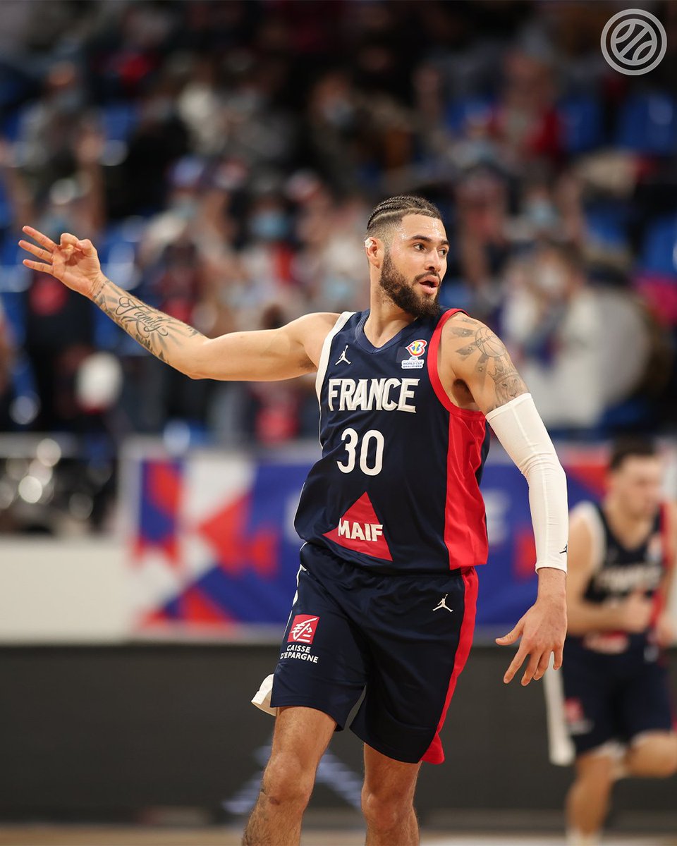 Shoot à 10 mètres ? D'accord 👌

#TeamFranceBasket | #FRAMNE | <a href="/izaycordinier/">Isaïa Cordinier</a>