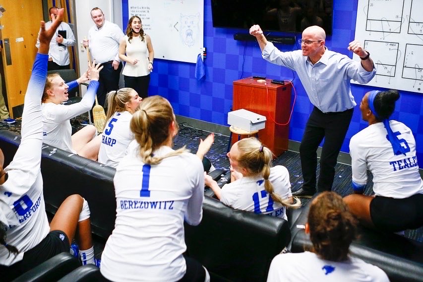 NCAAVolleyball's tweet photo. Back to Back to Back to Back to Back! 😼

With today's sweep of No. 20 Florida, No. 8 Kentucky clinches its fifth consecutive @SEC title

#NCAAVB x 📸 @KentuckyVB 
https://t.co/0z344jLz9l