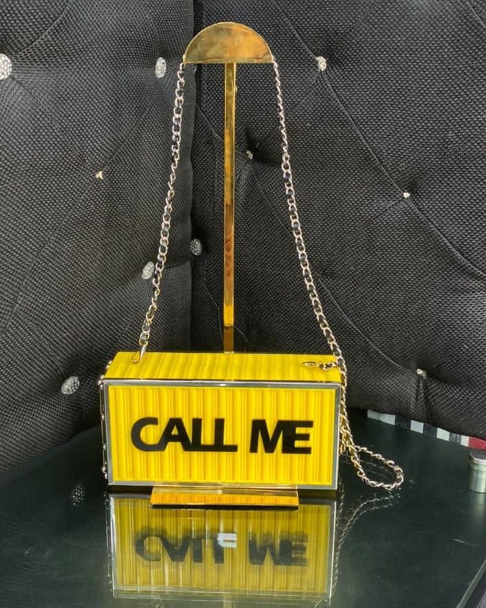 Indulgence_stor's tweet photo. @EricaNlewedim @Adedigold These clutch purses are to die for, ladies. 🤭😁 Frames 1-3 are also available in white. 
Frame 1: N25,000
Frame 2: N25,000
Frame 3: N24,000
Frame 4: N22,000
Location: Lagos
Nationwide delivery 
Please send a DM or WhatsApp: 08187261604

Kindly retweet.🥺 Thank you. https://t.co/YdBhcKOPjT