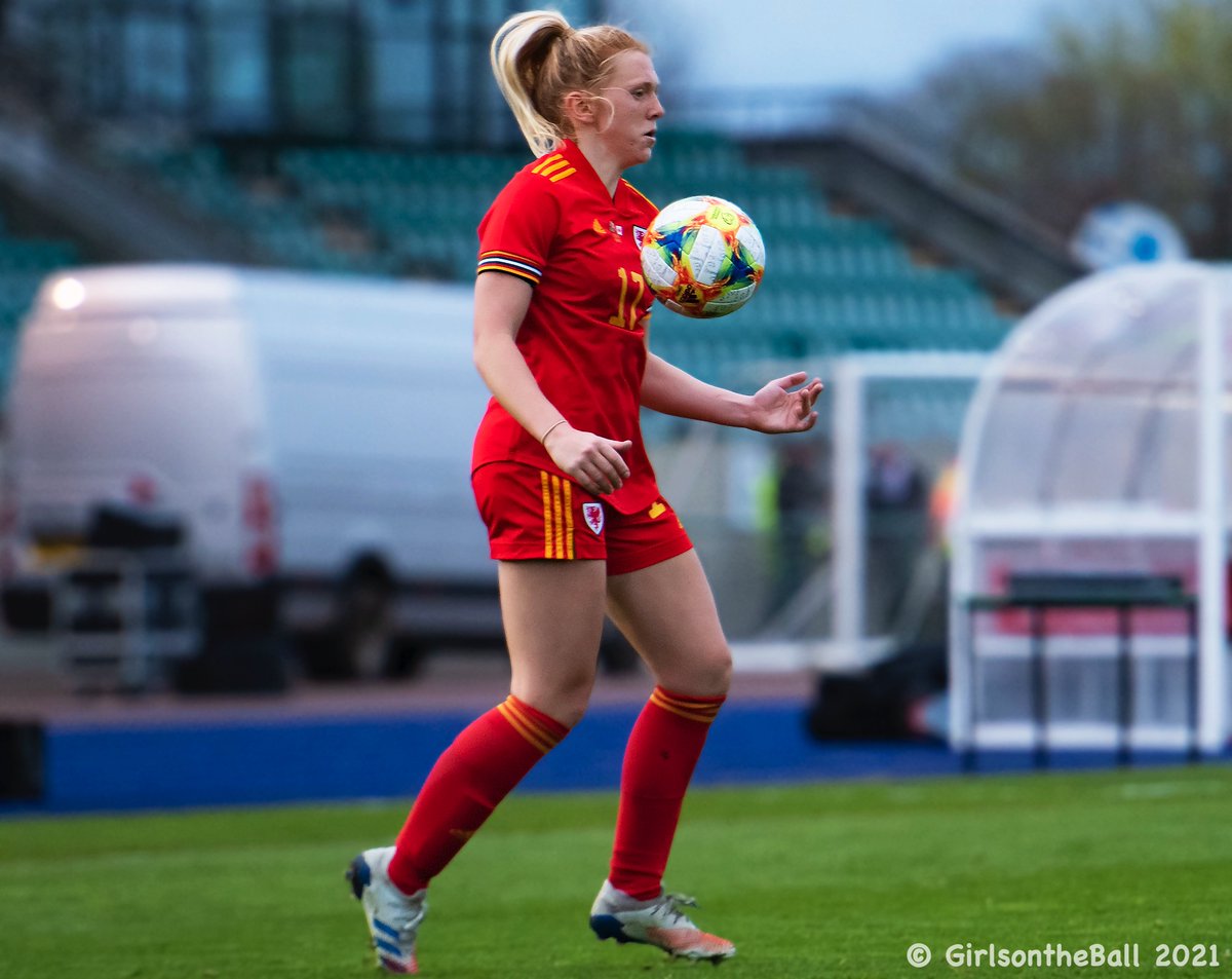 GirlsontheBall's tweet photo. #Cymru 🏴󠁧󠁢󠁷󠁬󠁳󠁿 | GOOOOALLL WALES!

What a finish from @Ceriholland_11.

No helping hand in that one just pure class 👏

4-0 | #WALGRE | #FIFAWWC https://t.co/mzpoKXHceP