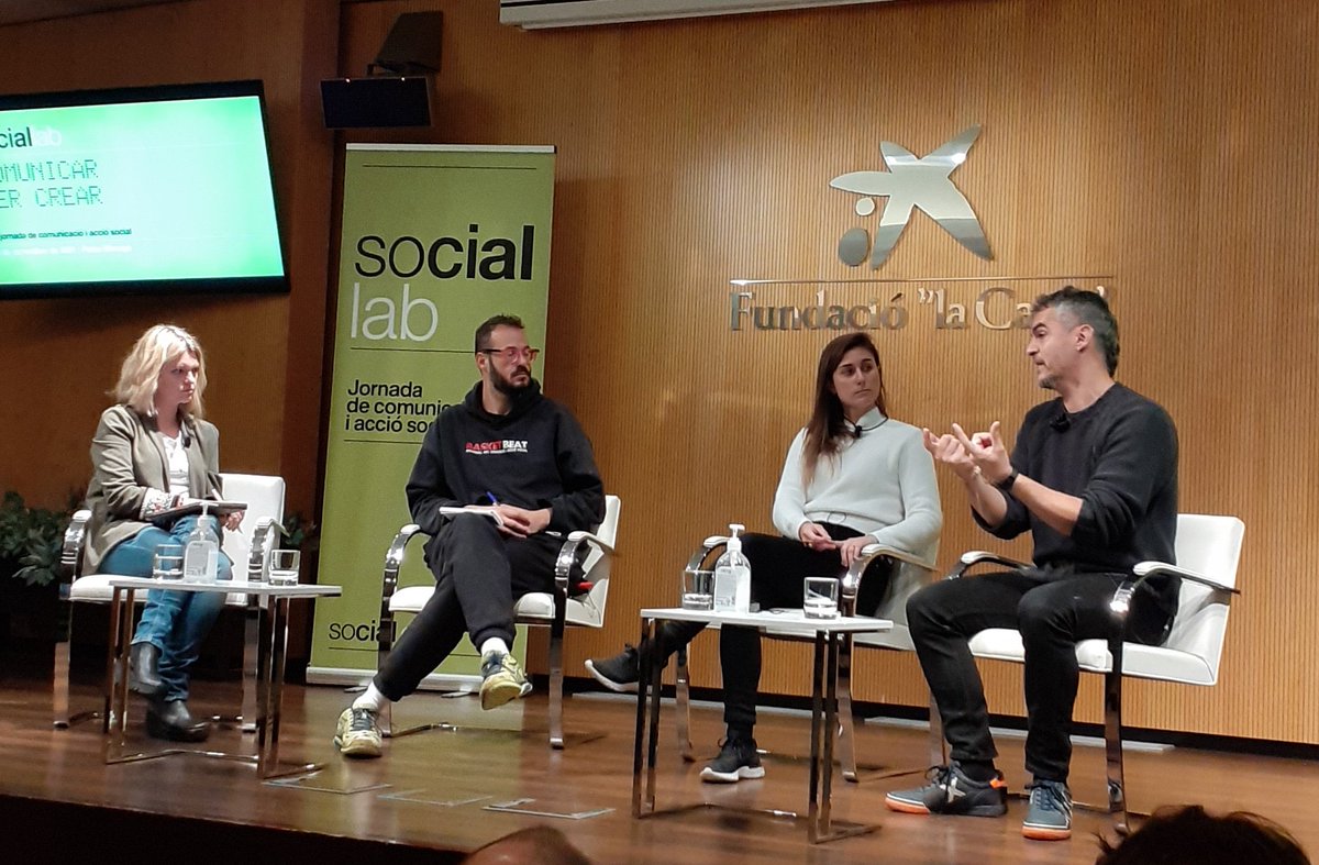 AssociacioInvia's tweet photo. 💚 Avui hem estat a la 5a edició del #SocialLab Jornada de Comunicació i Acció Social, #ComunicarPerCrear  impulsat pel @socialpuntcat ! 
Ha estat un plaer haver pogut escoltar temes i ponents tan enriquidores 😍
@RuthGumbau @basket_beat @SimbioticFest @xiulaoficial @VerSembrant https://t.co/hSGtudAseG