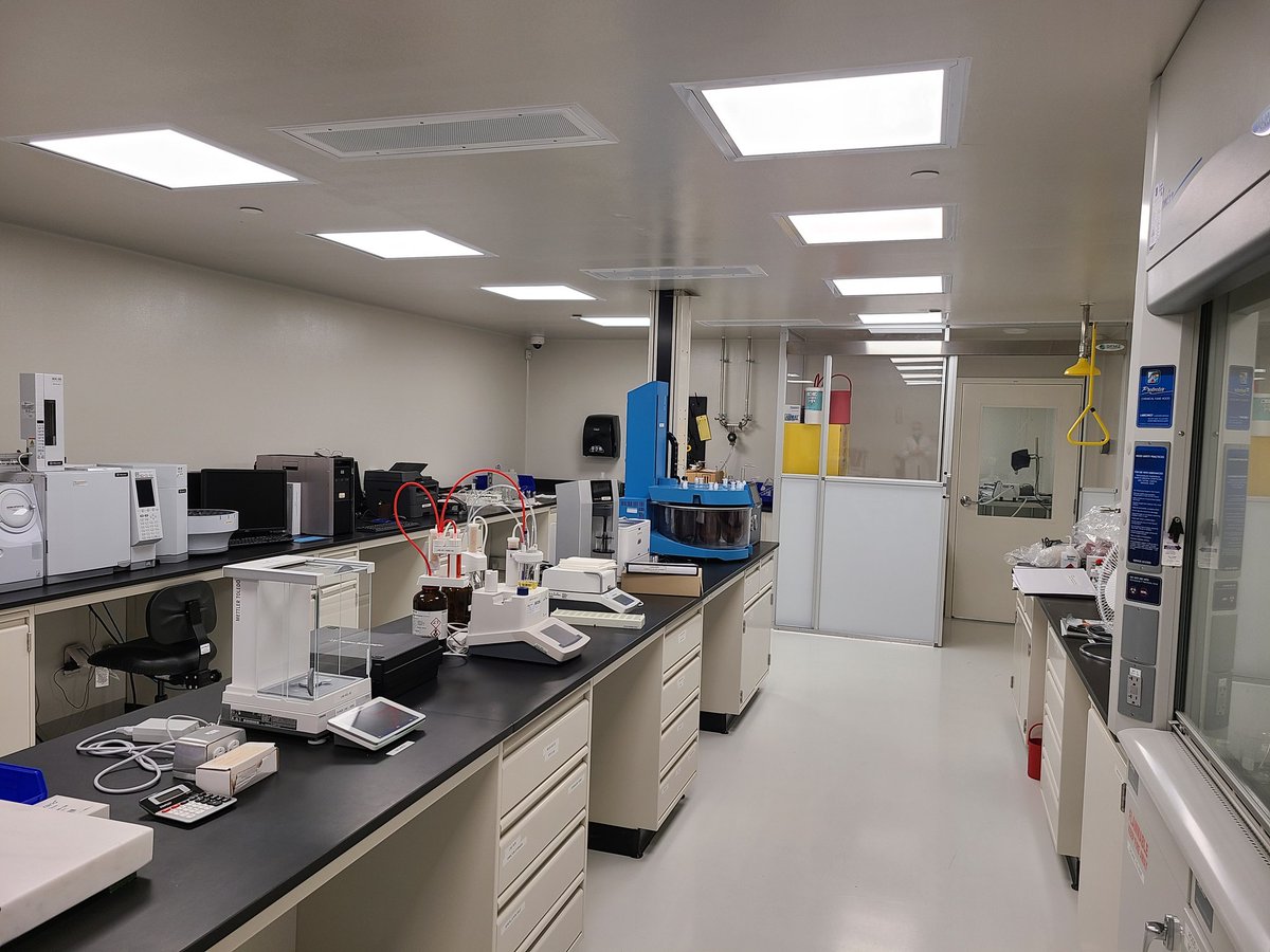 OfficeOccupier's tweet photo. We met this afternoon with a group that (miracle of miracles!) has excess #wetlab space available. Details will be available in the coming days. #LabOccupier #Biotech #labspace #LifeSciences #OntarioLifeSciencesCorridor https://t.co/RDGjm9Pymm