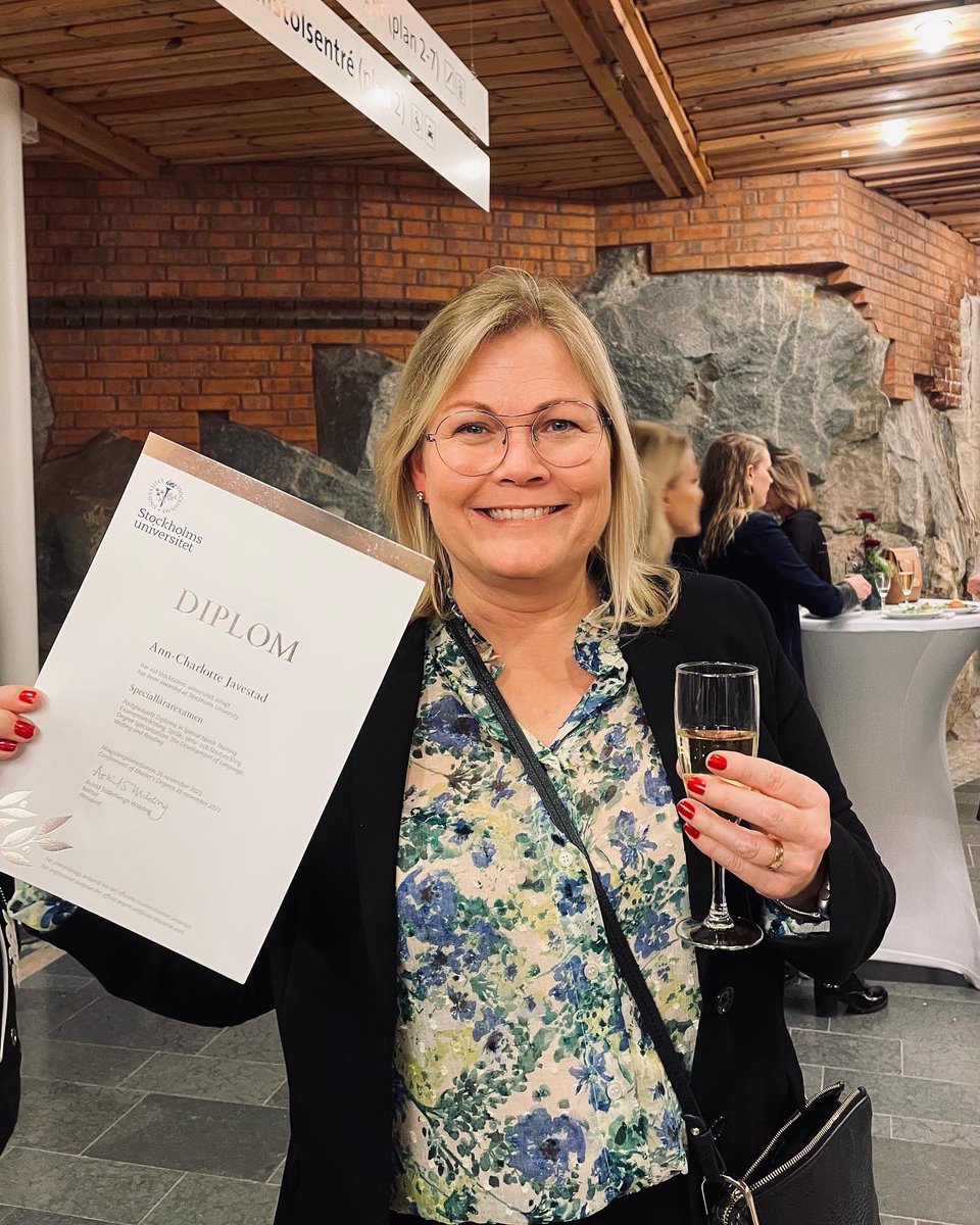 Har ni sett en så stolt tant? #stockholmuniversity #magisterpromotion #speciallärare